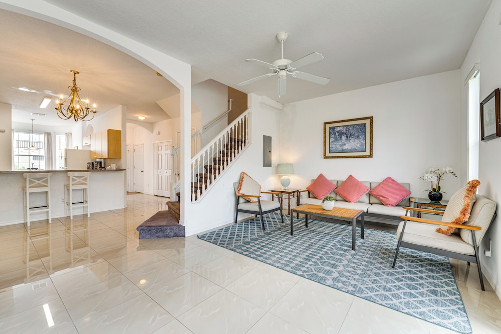 10 Mi to Wdw: Gated Townhome w/ Themed Rooms!