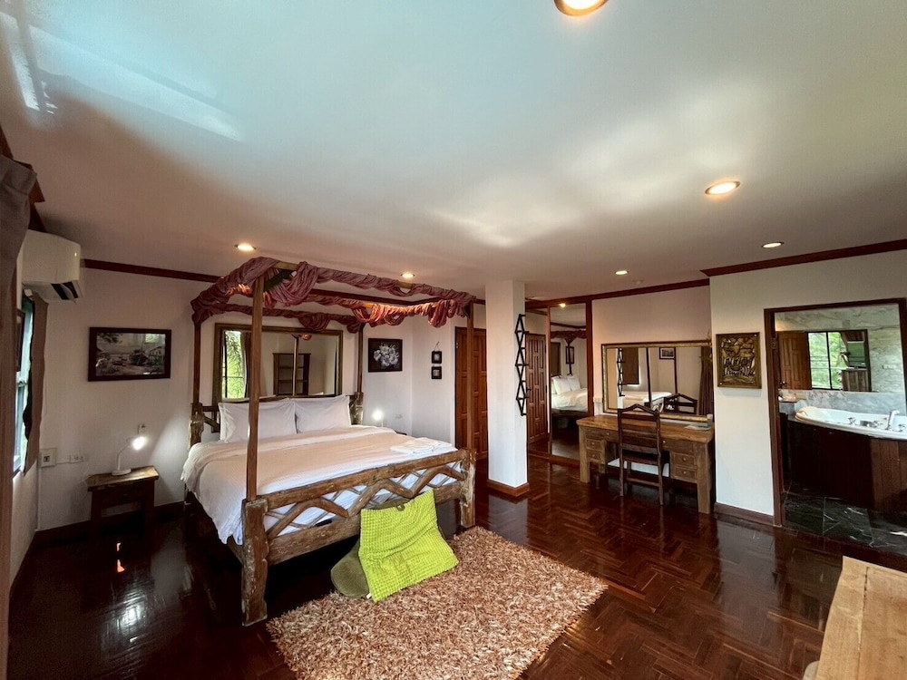 Thara Bayview Villa