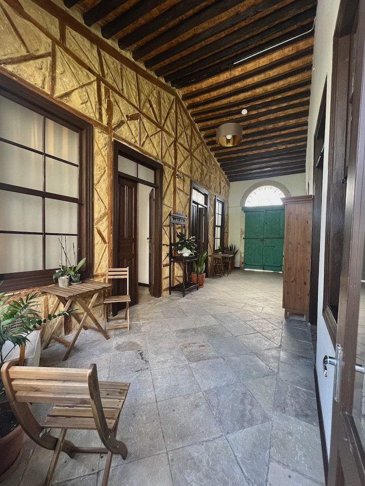 Flor Guest House
