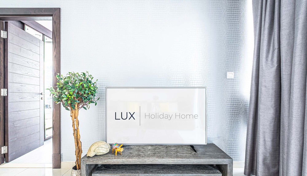 LUX Holiday Home - Silverene Towers 1