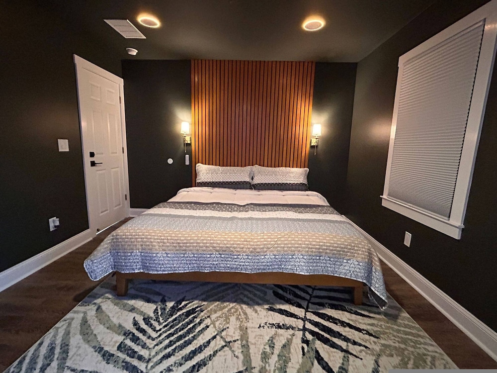 A122 Malone Home