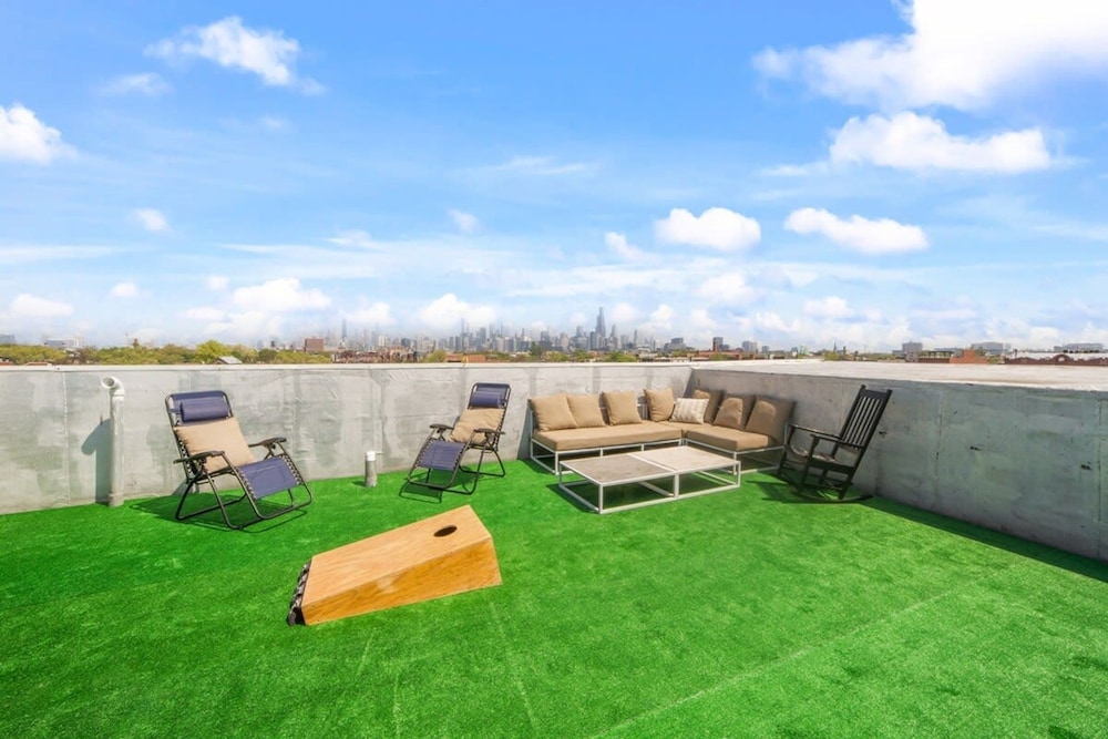 4 Bedroom Condo in Ukranian