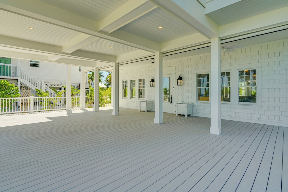 Luxe Pine Island Living: Historic Old Florida Gem!