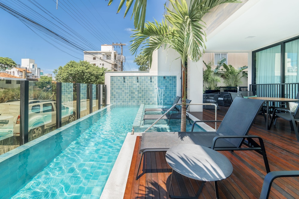705- Beautiful apartment with pool and 2 suites view 5