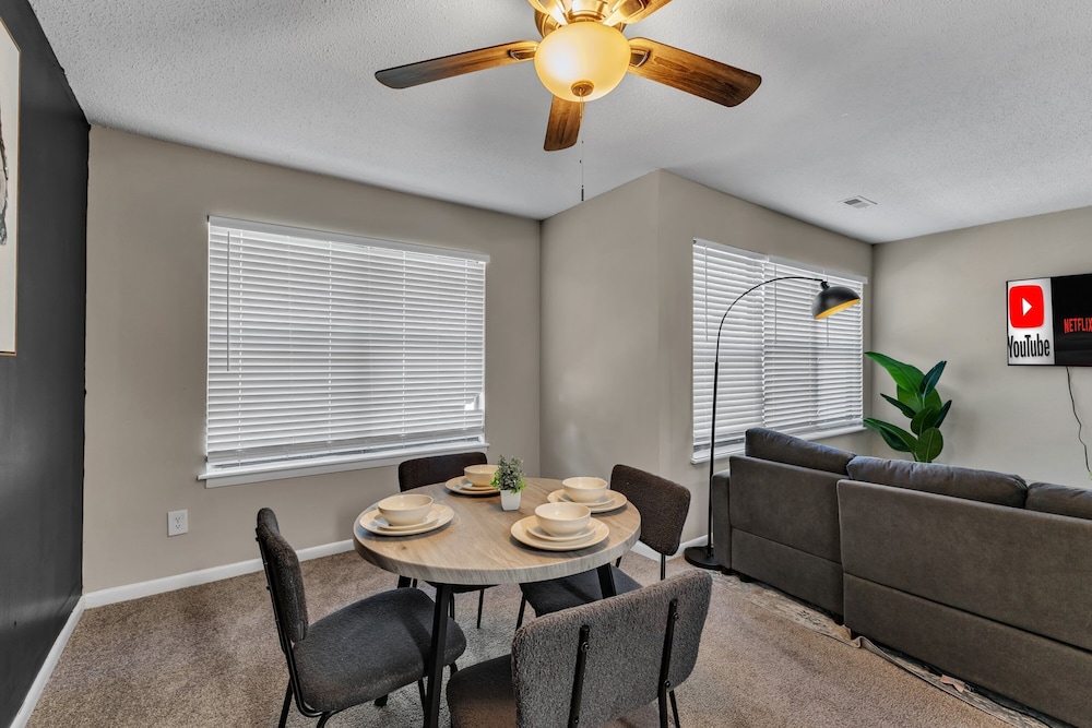King 2BR Suite in Research Triangle Park