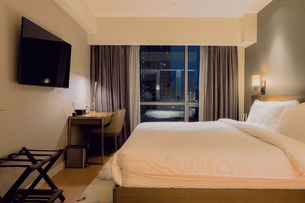 Hotel Residences at Acqua