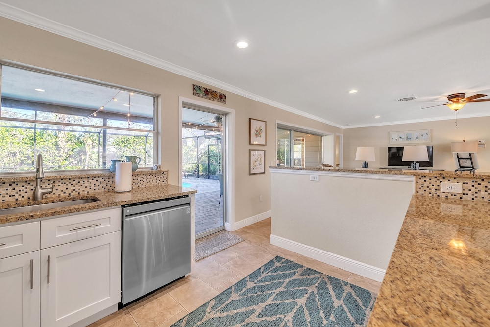 Beautiful Pool Home Near Siesta Key Beach 2 Bedroom Home