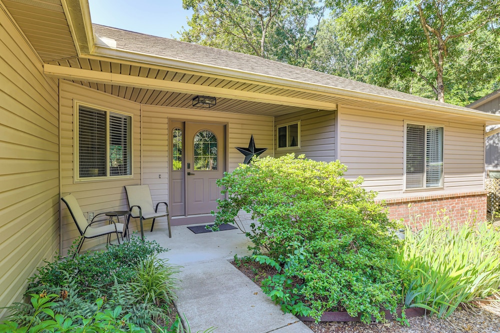 Bike, Golf, Swim: Modern Bella Vista Home w/ Deck!