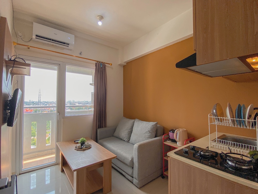 Good And Homey 2Br Apartment At Green Pramuka City