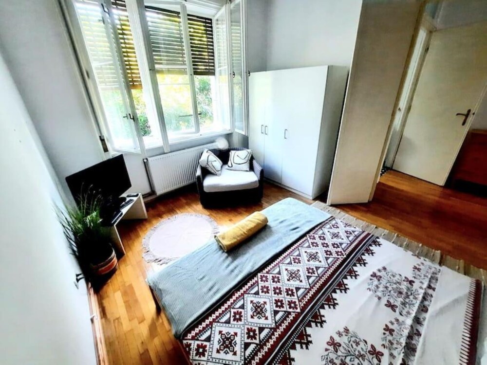 Photo 6