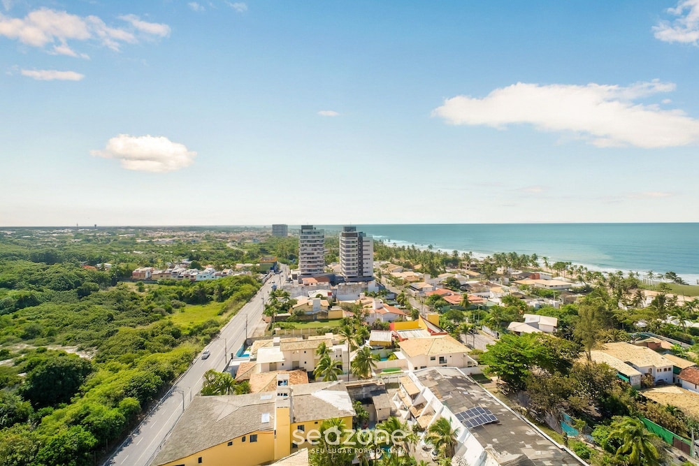 Stay Just Steps From Itapua Beach, With Pool and gym - RGF