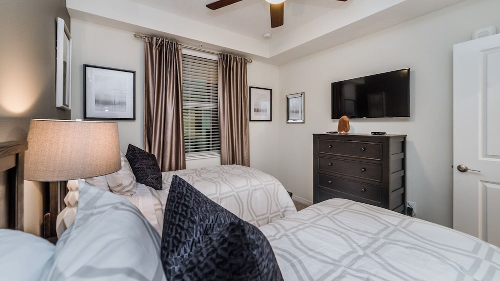 Storey Lake Resort 2 Bedroom Condo w Balcony and Amenities 2 Condo