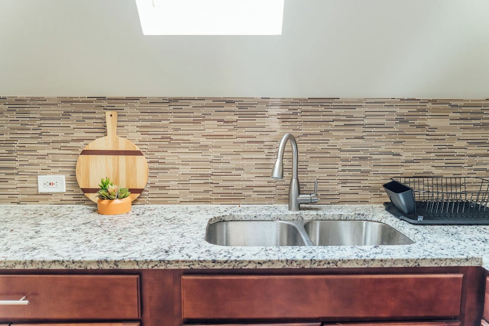 Homey 2BR - Central Charming