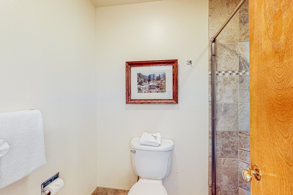 Pine Ridge Condominiums view 3