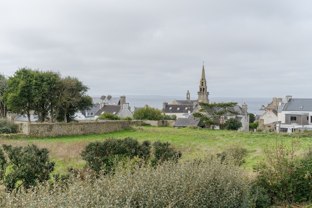 Holiday Home in Porspoder Near Plage du Bourg