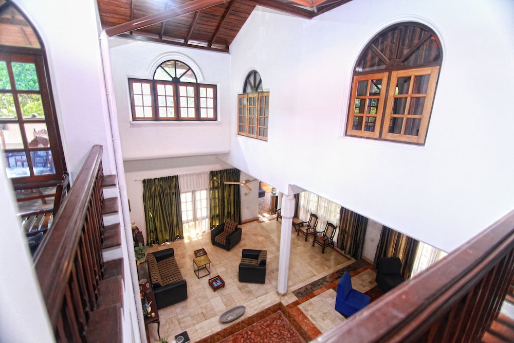 Rockwood Villa
