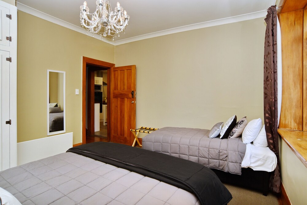 Racecourse Villa