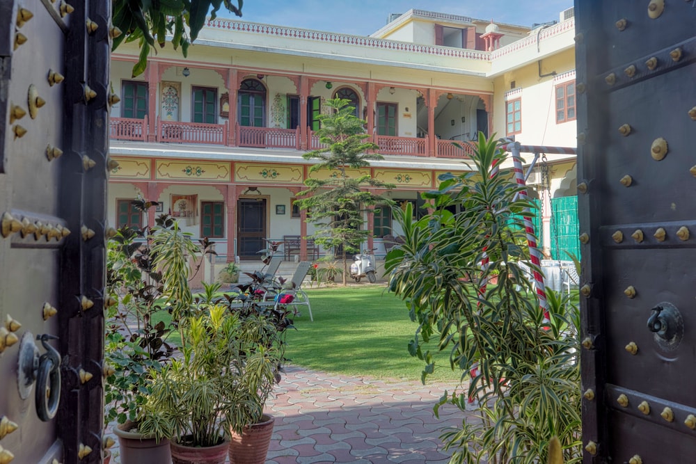 Ikshana Boutique
