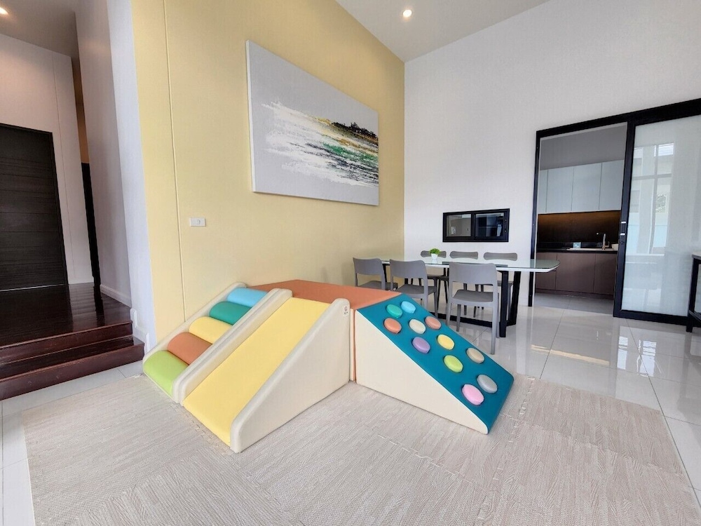 WE by Sirin Pool Villa Huahin