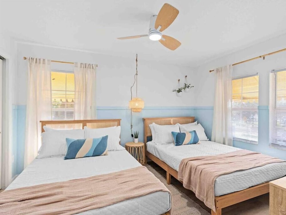 Super Boho - At Lake Toho's Water
