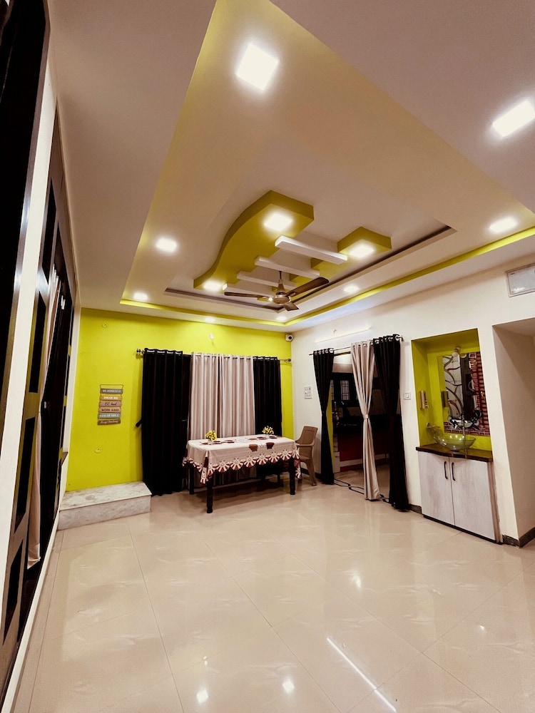 Gokul hotel