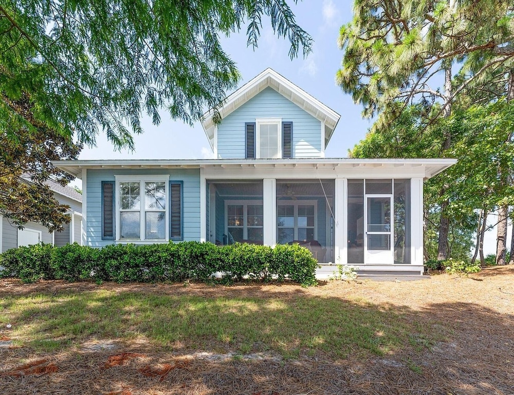1332 Laurel Grove 3 Bedroom Home by RedAwning view 4