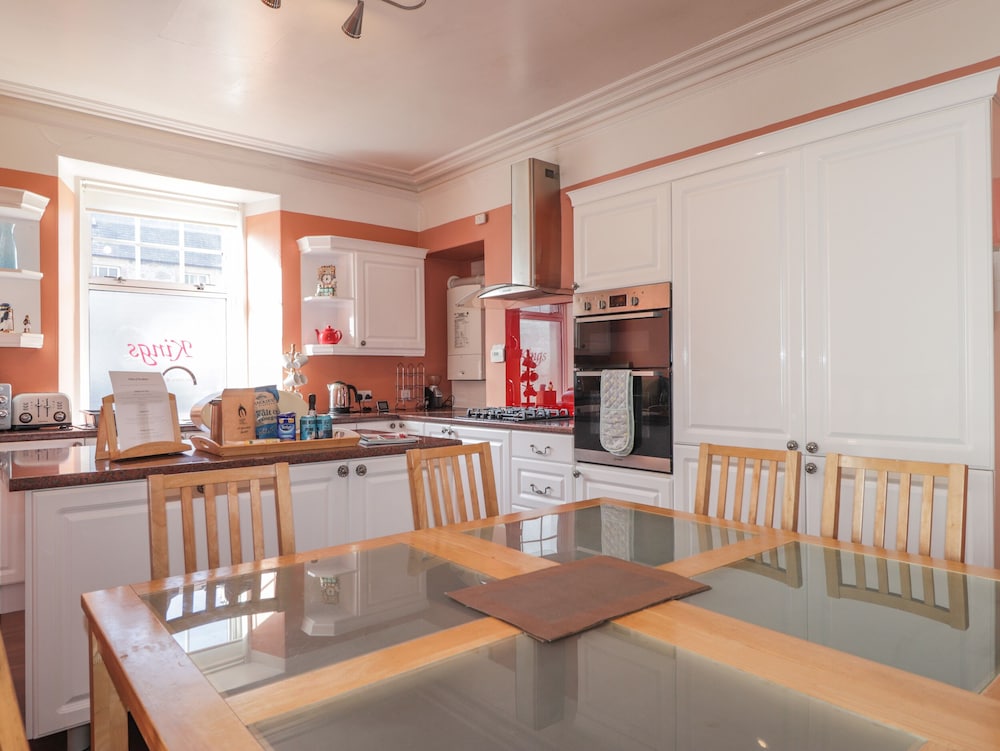 1 Seafield Street