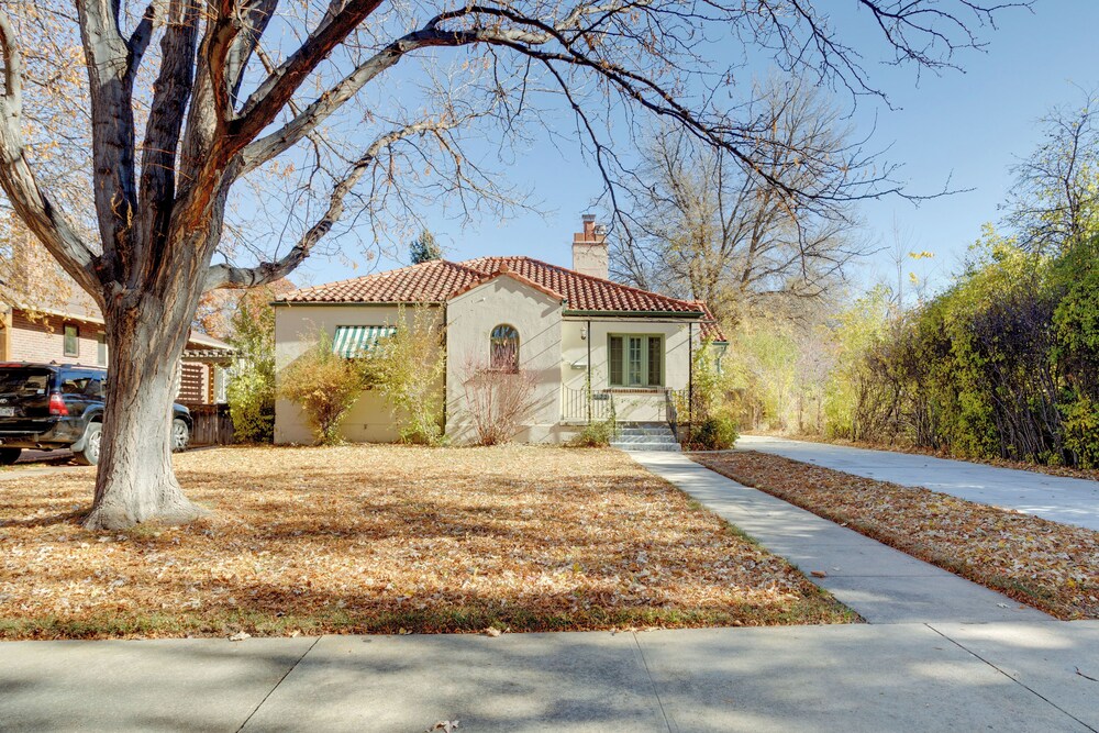 Yard & Grill: Centrally Located Denver Retreat!