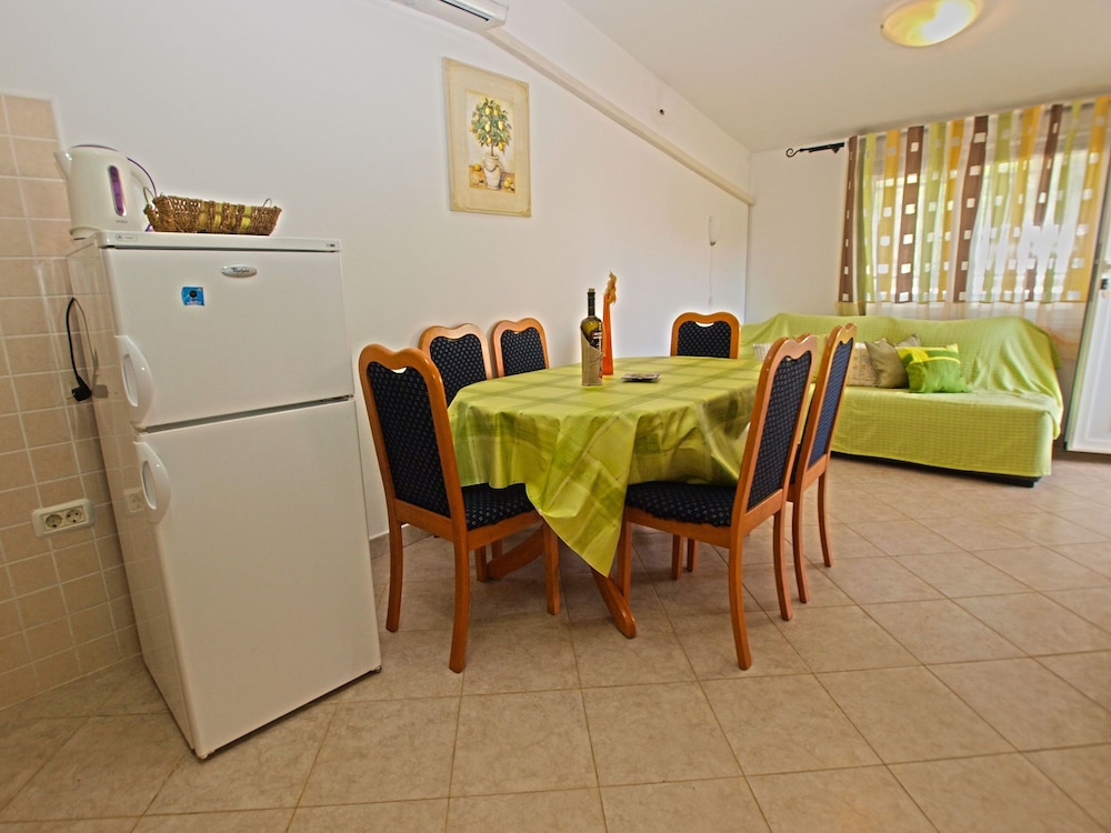 Apartment 958 view 4