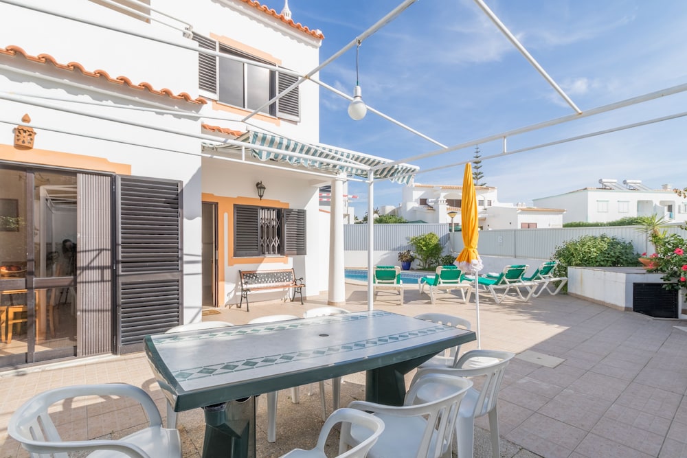Villas2Go2 Cesaltina en Albufeira — balance & terrace