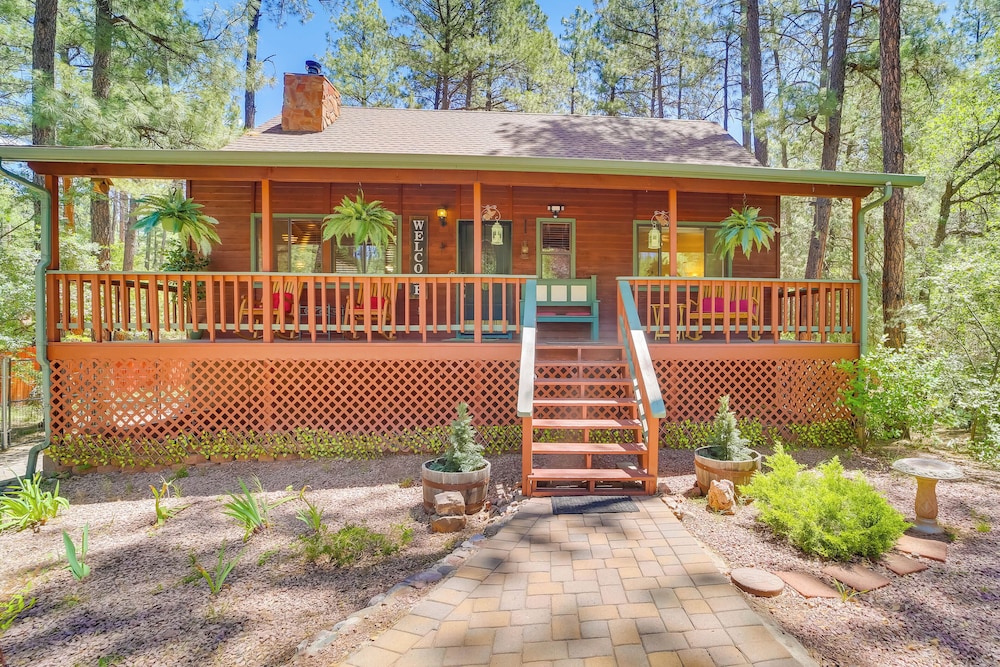 Relax Fireside + Play Games! Hikers Haven in Pine view 5