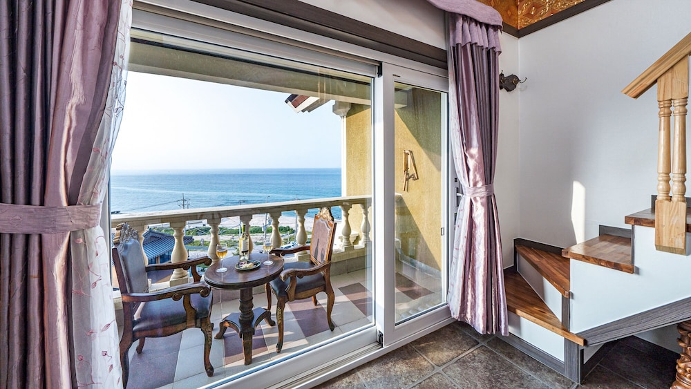 Gangneung Pension Sea and - Pet Friendly