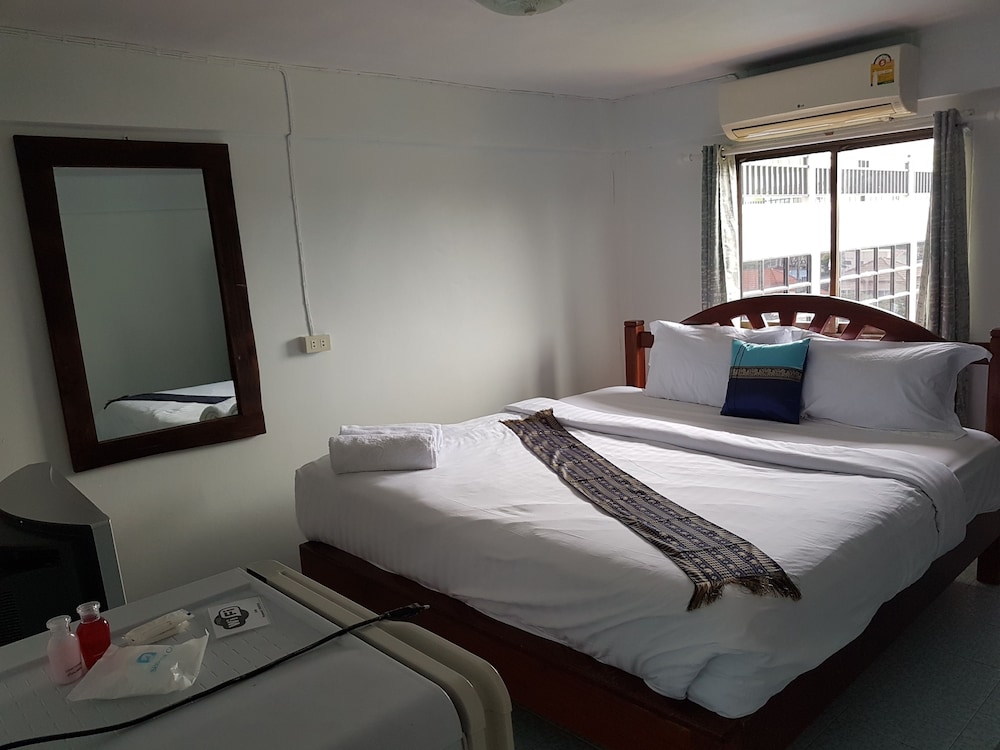 Chaam Guesthouse
