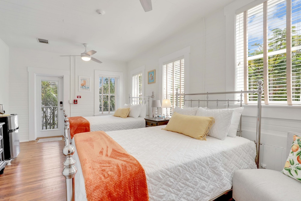 Hibiscus House Bed Breakfast Citrus Room