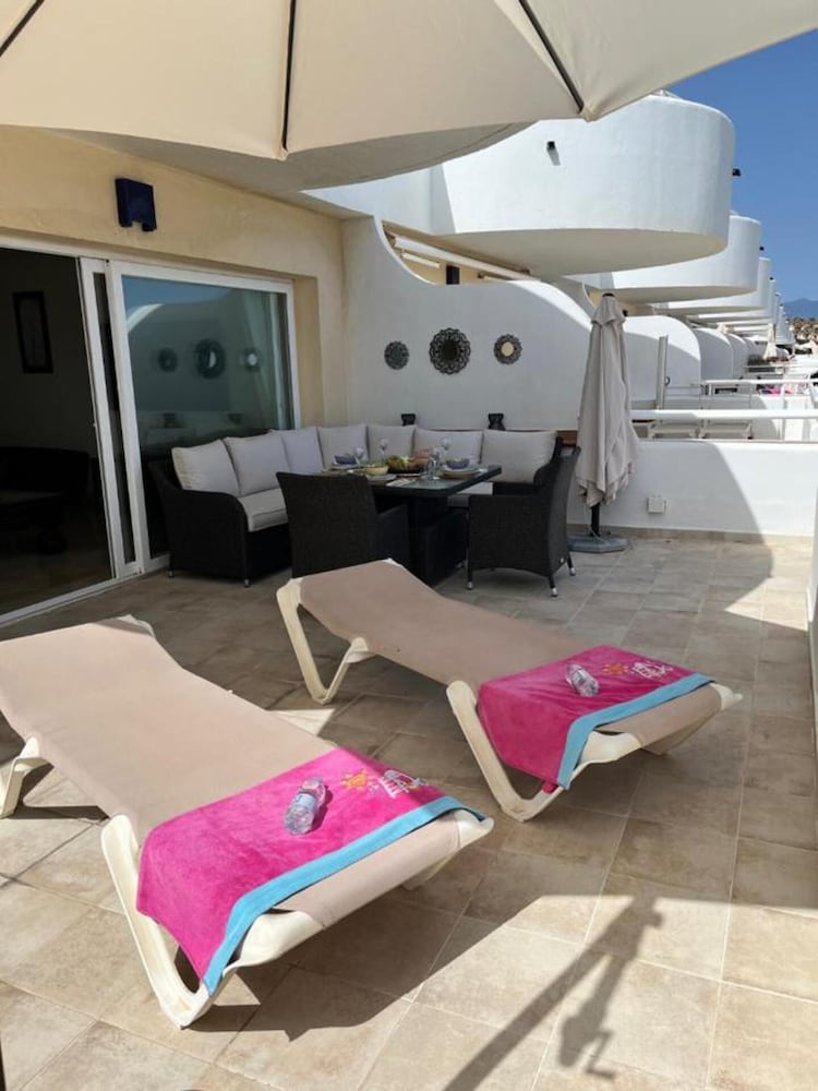 Spacious Stunning Views 2-bed Apartment, Estepona