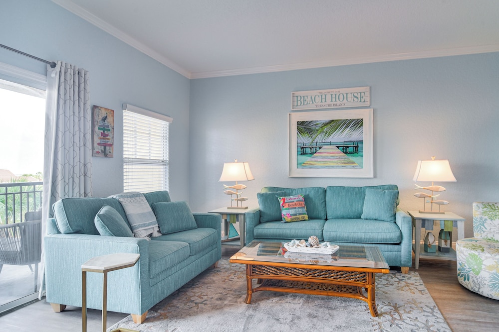 Treasure Island Condo: Gulf-view Balcony