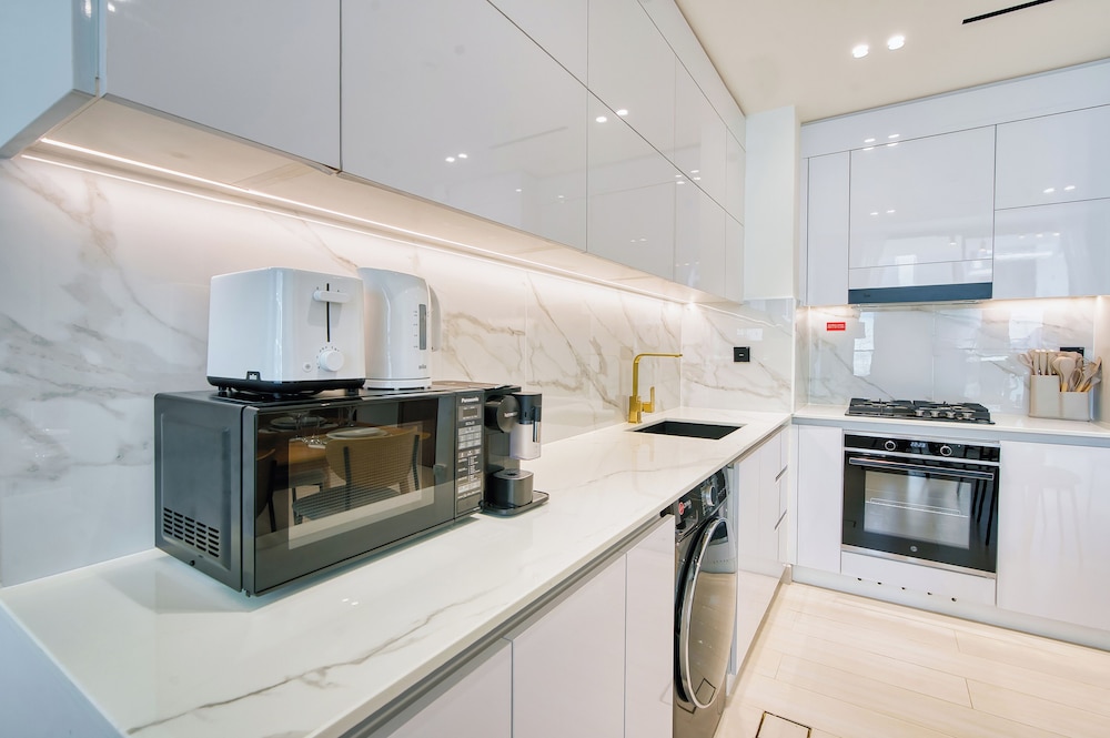 PVH - Tranquil 1BR - Binghatti Lavender