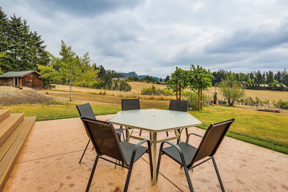 Springfield /eugene Countryside Home w/ Mtn Views!