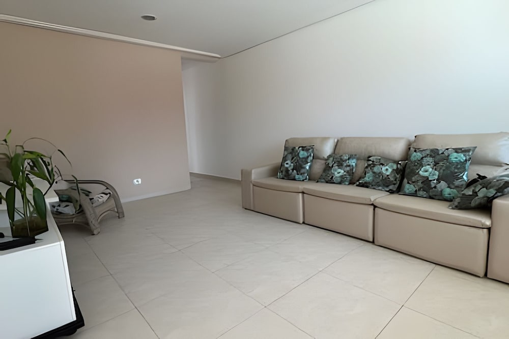 Casa com piscina em Boraceia