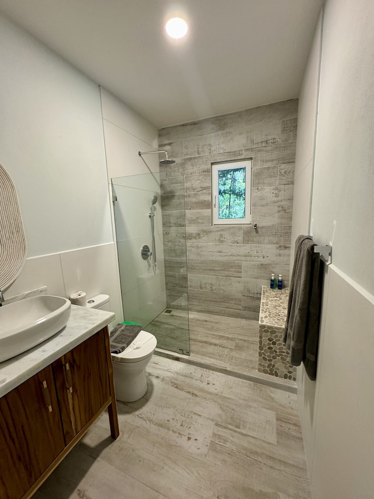 Esterillos Lote 6 Bedroom Home