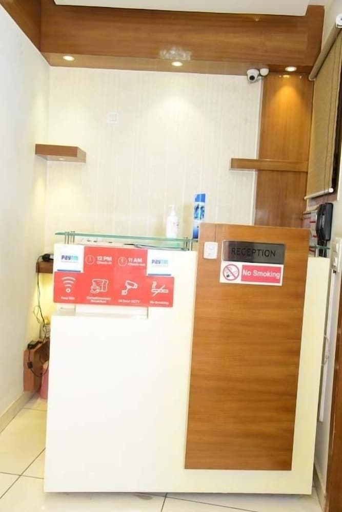 Lobby & Reception