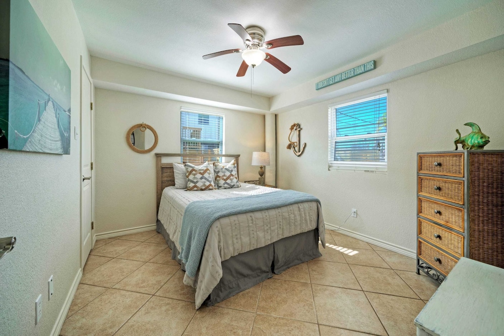 Seaglass Landing Private Pool, Cabana, & Near Port Aransas Beaches