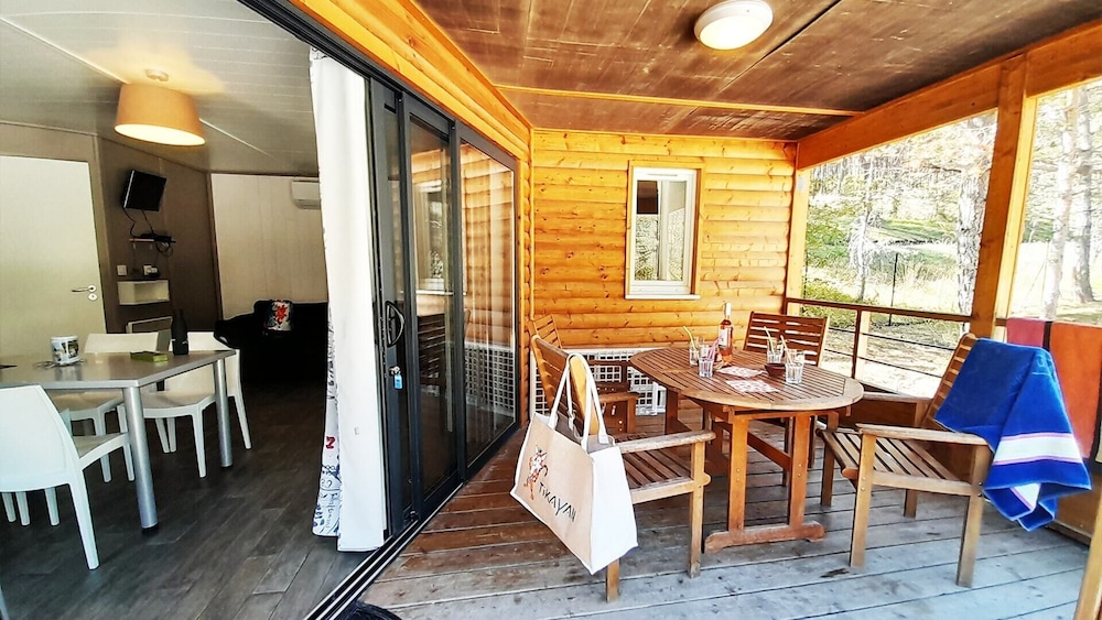 Camping La Pinatelle view 4