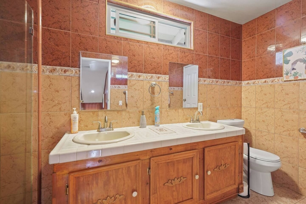 5 BR Jacuzzi Disney Knotts Beach