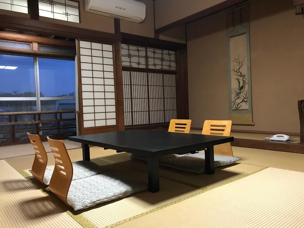Katsuzakikan