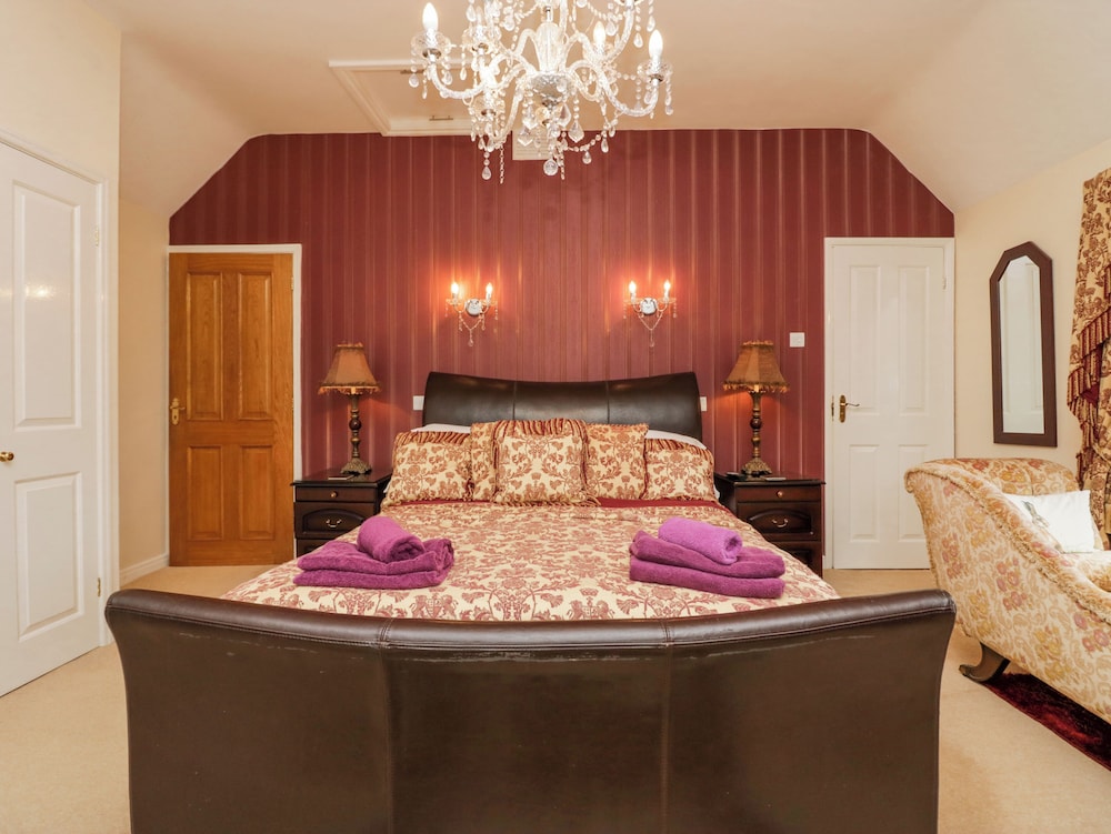 Storrs Lodge