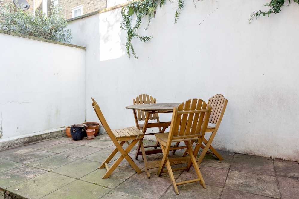 outdoor bbq area