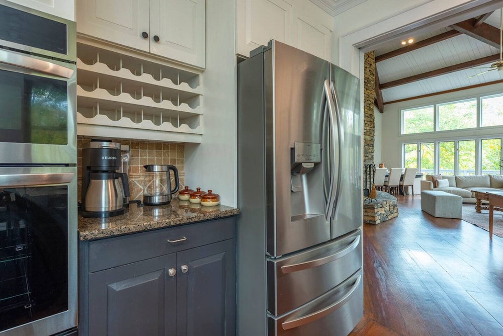 Riverfront Sanctuary Your Mountain Getaway