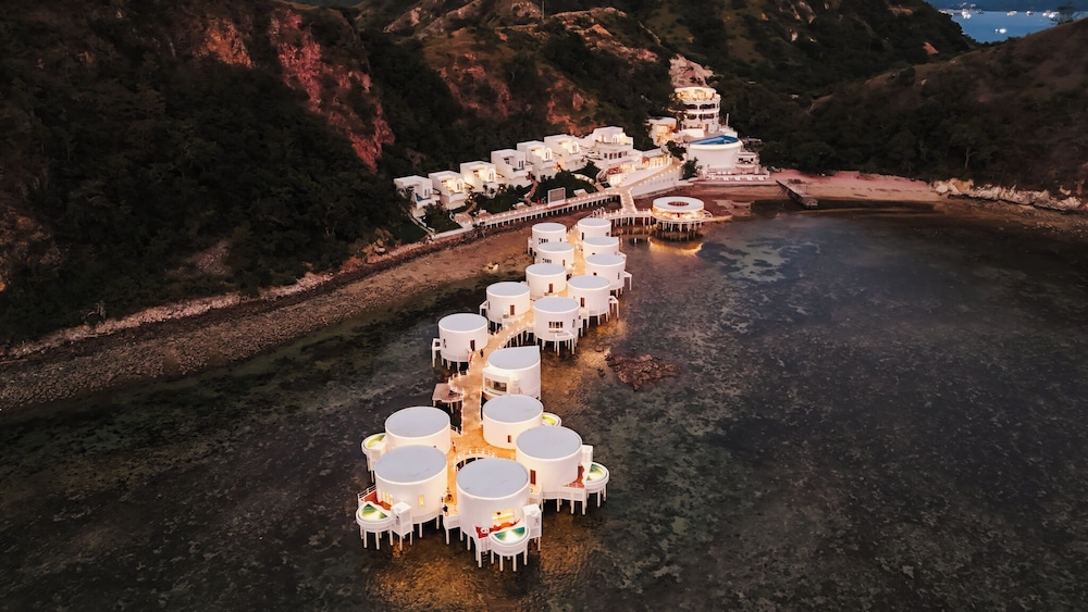 69 Resort & Beach Club by Loccal Collection, Labuan Bajo