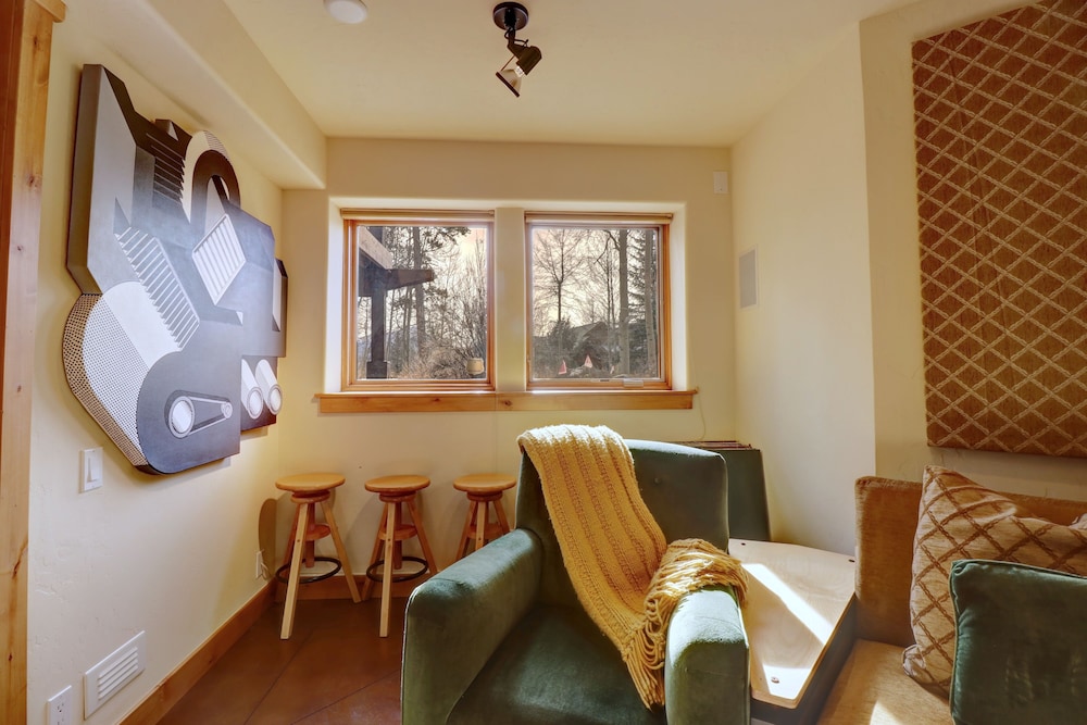 11 Stormwatch Circle 4br 3.5ba 4 Bedroom Home